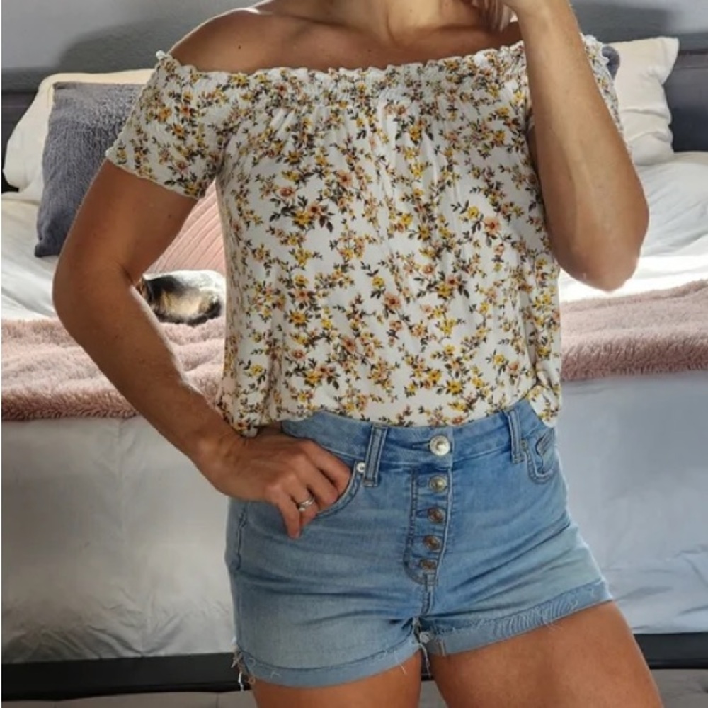 AE Floral Off-Shoulder Top
